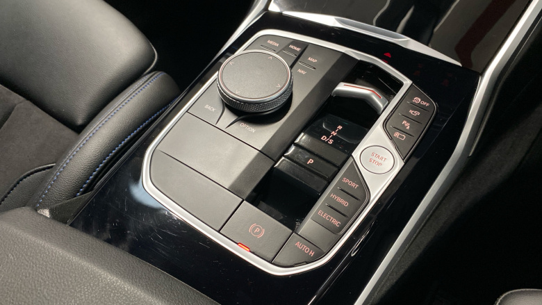 BMW 3 Series 330e M Sport 4dr Step Auto [Pro Pack] Saloon